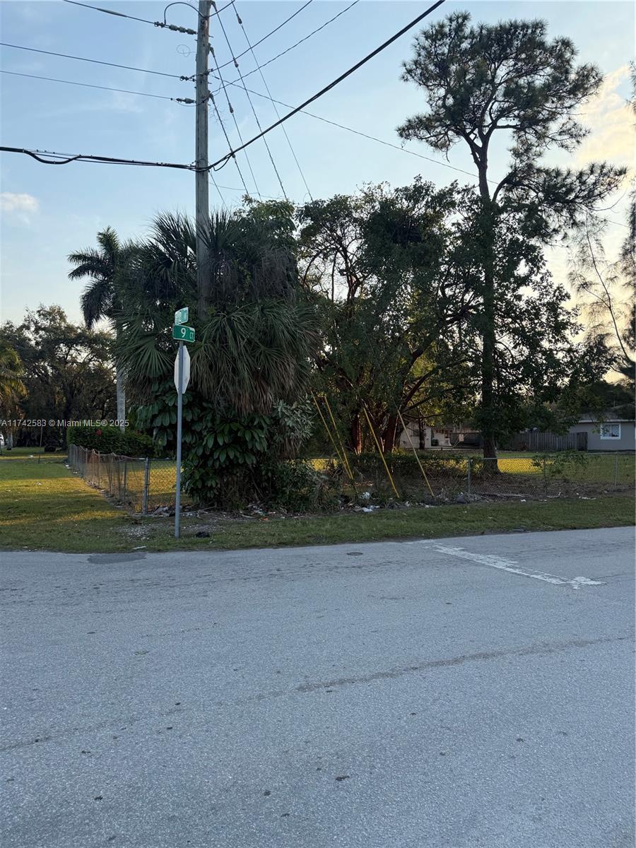 9 Ct. Ne 2 Avenue Property Photo 2