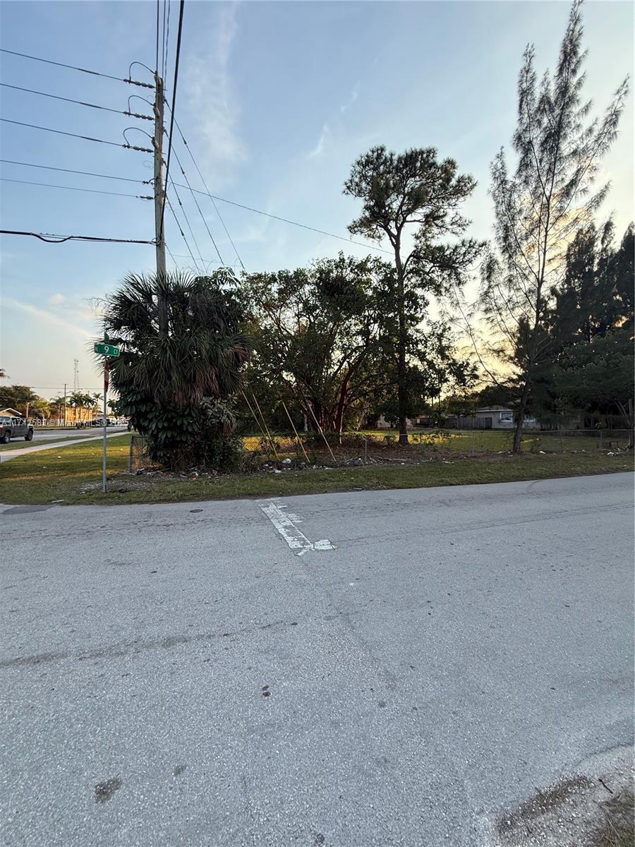 9 Ct. Ne 2 Avenue Property Photo 3