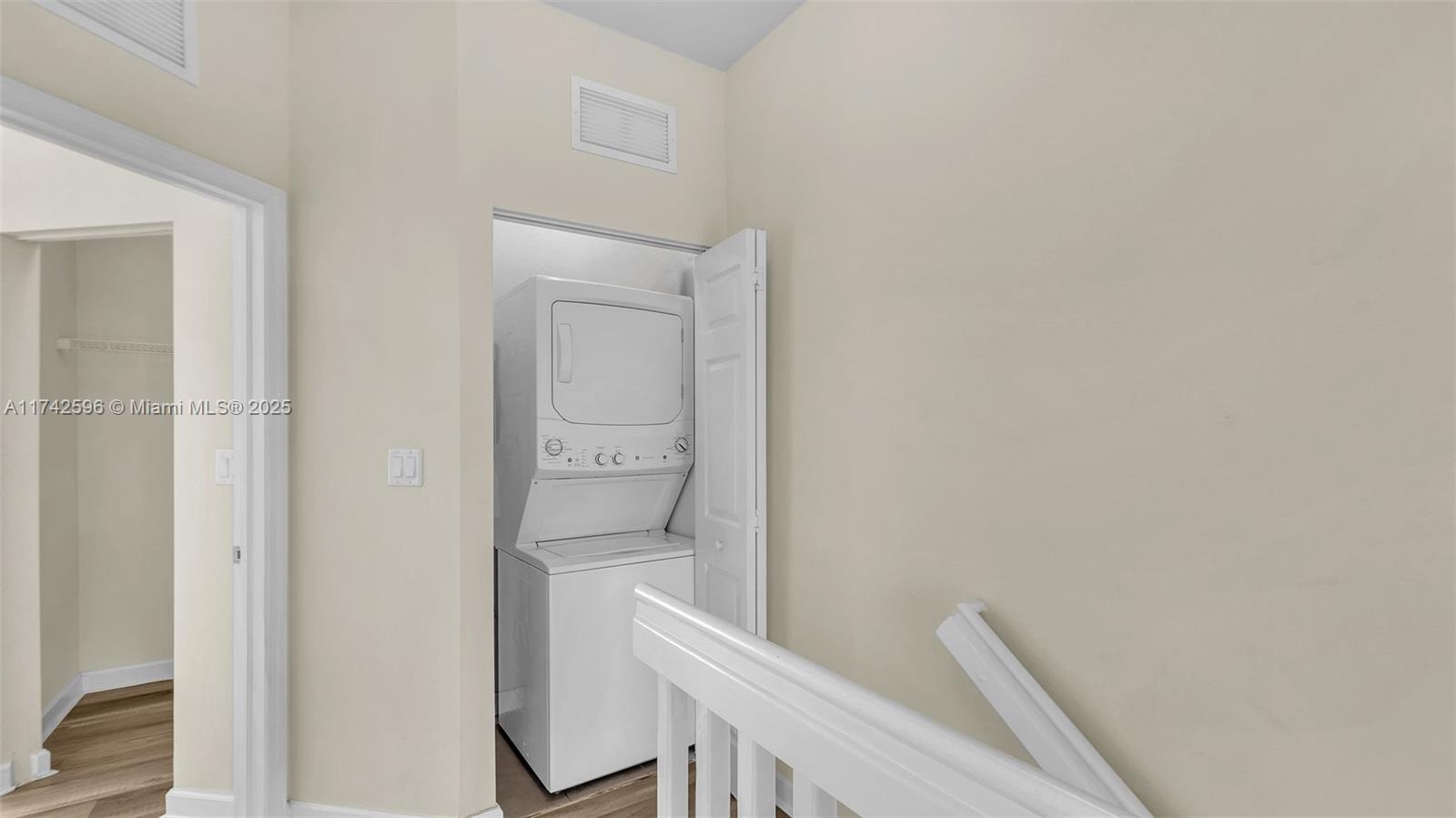 134 Se 28th Ter 3 Property Photo 17