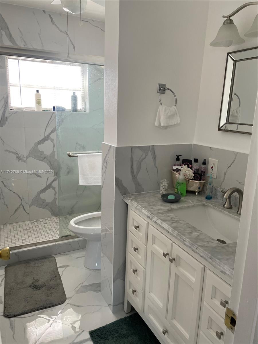 181 Ne 14th Ave 23b Property Photo 9