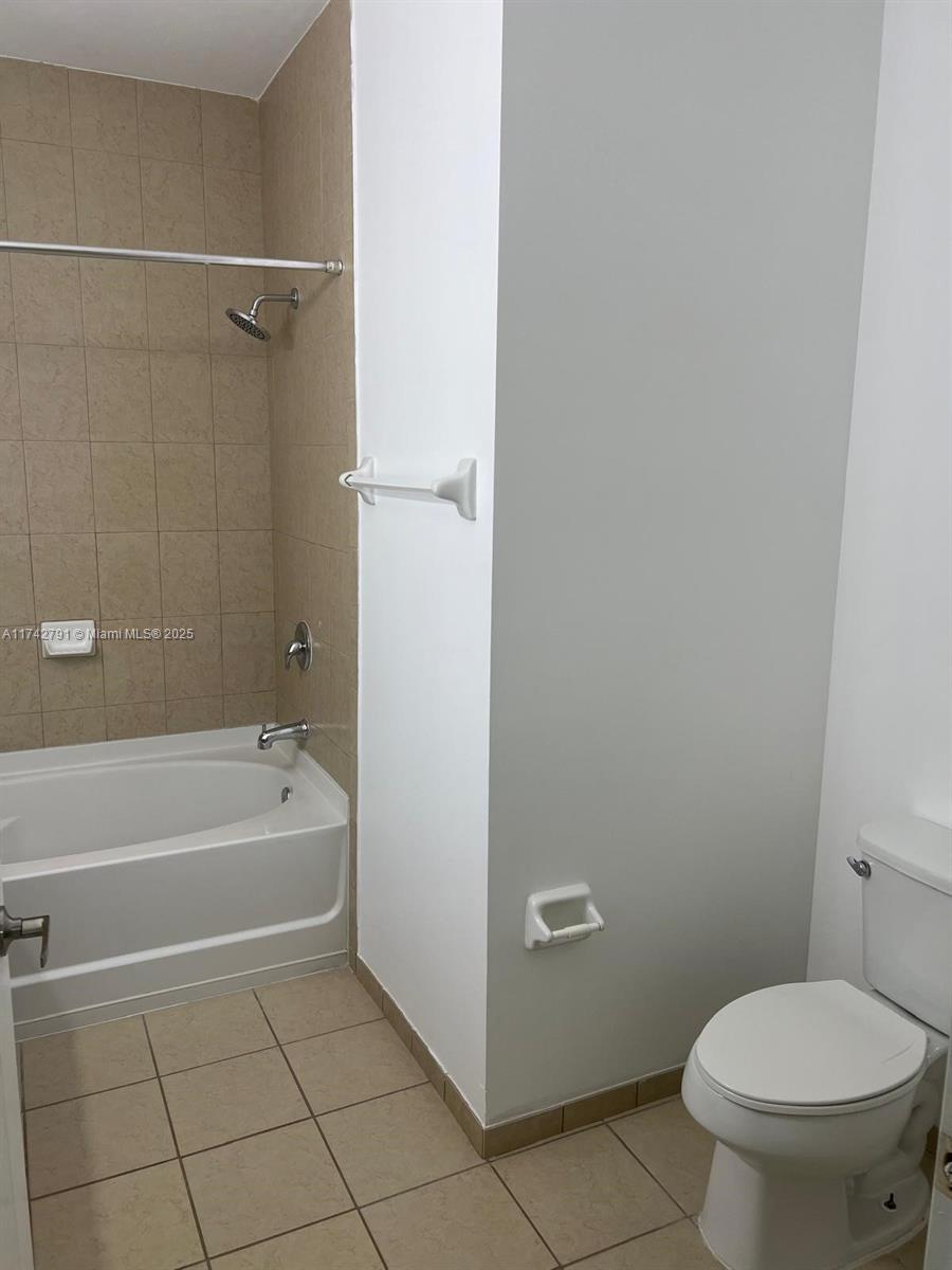 10630 Nw 88th St 110 Property Photo 27