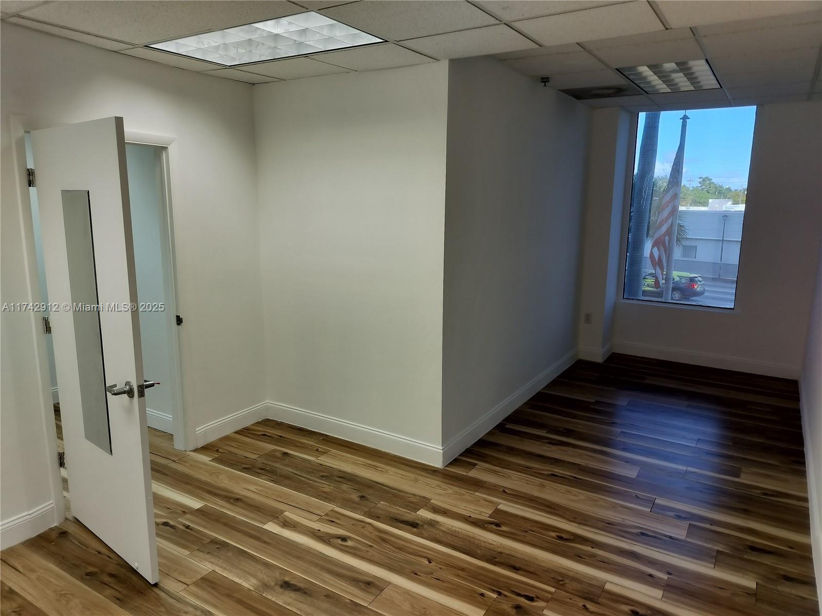 12550 Biscayne Blvd Property Photo 12
