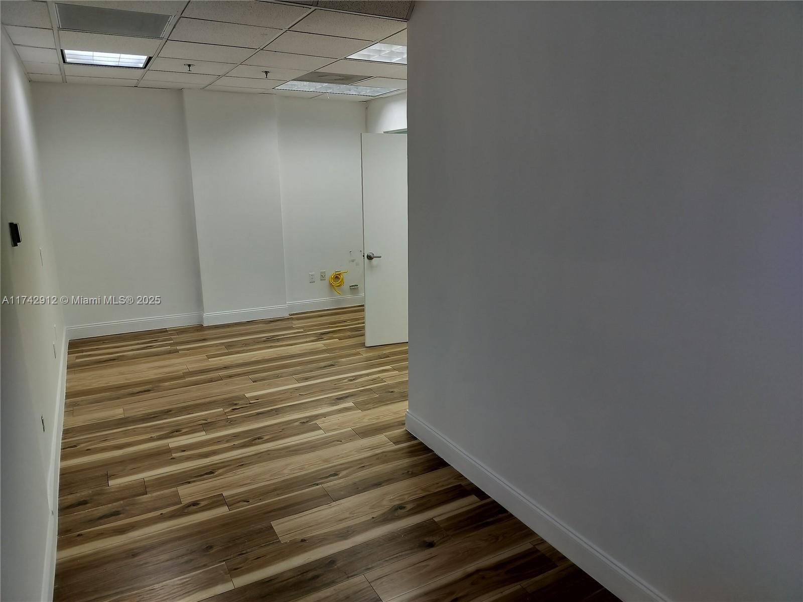 12550 Biscayne Blvd Property Photo 13