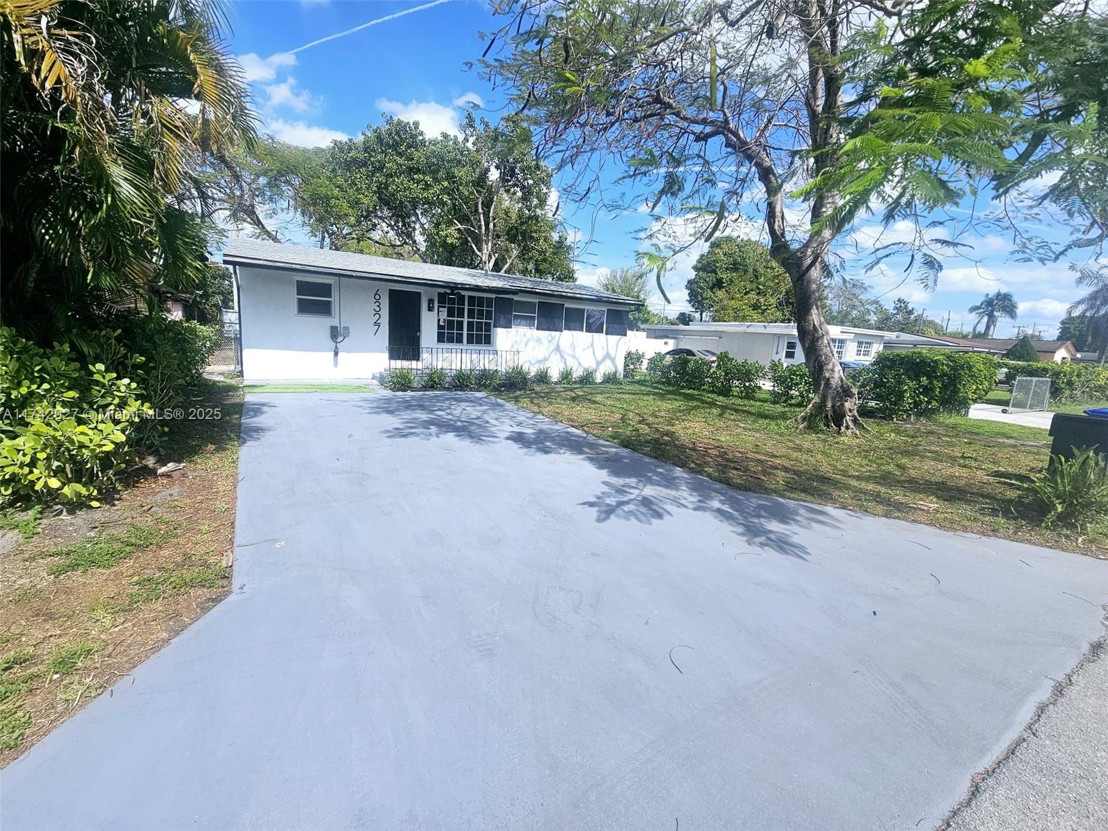 6327 Dewey St Property Photo 1