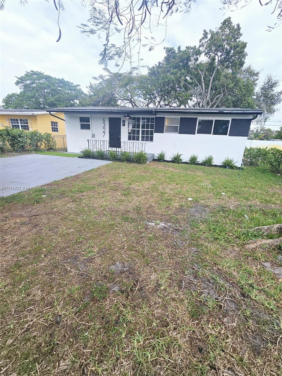 6327 Dewey St Property Photo 3