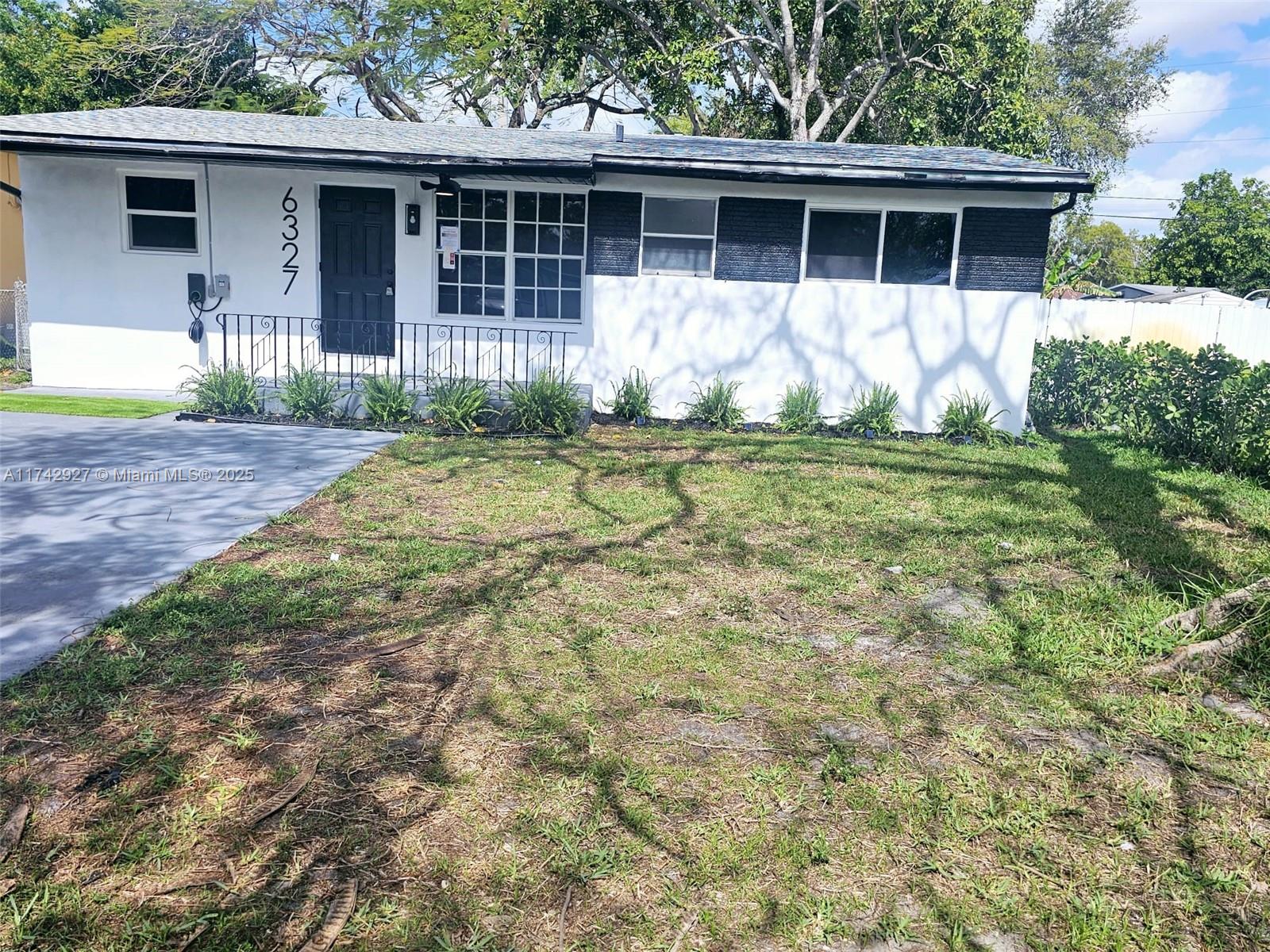 6327 Dewey St Property Photo 9