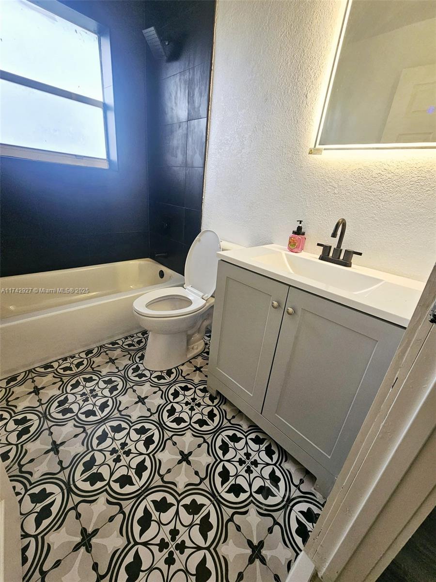 6327 Dewey St Property Photo 20