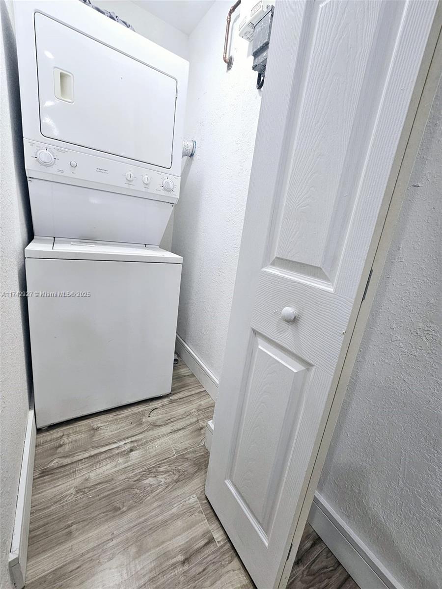 6327 Dewey St Property Photo 23