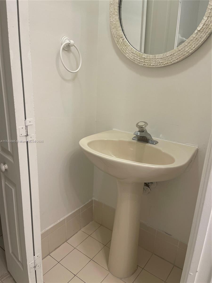 7080 Nw 177th St 214-13 Property Photo 18