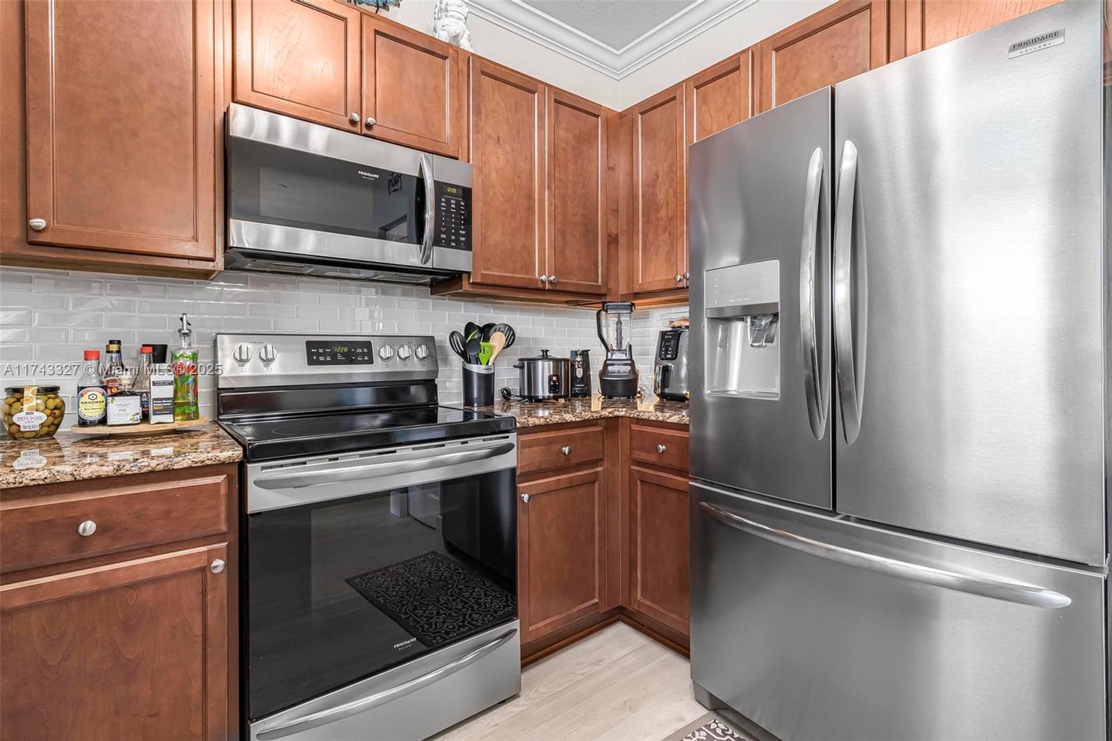 3780 Ne 3rd Ct # Property Photo 7