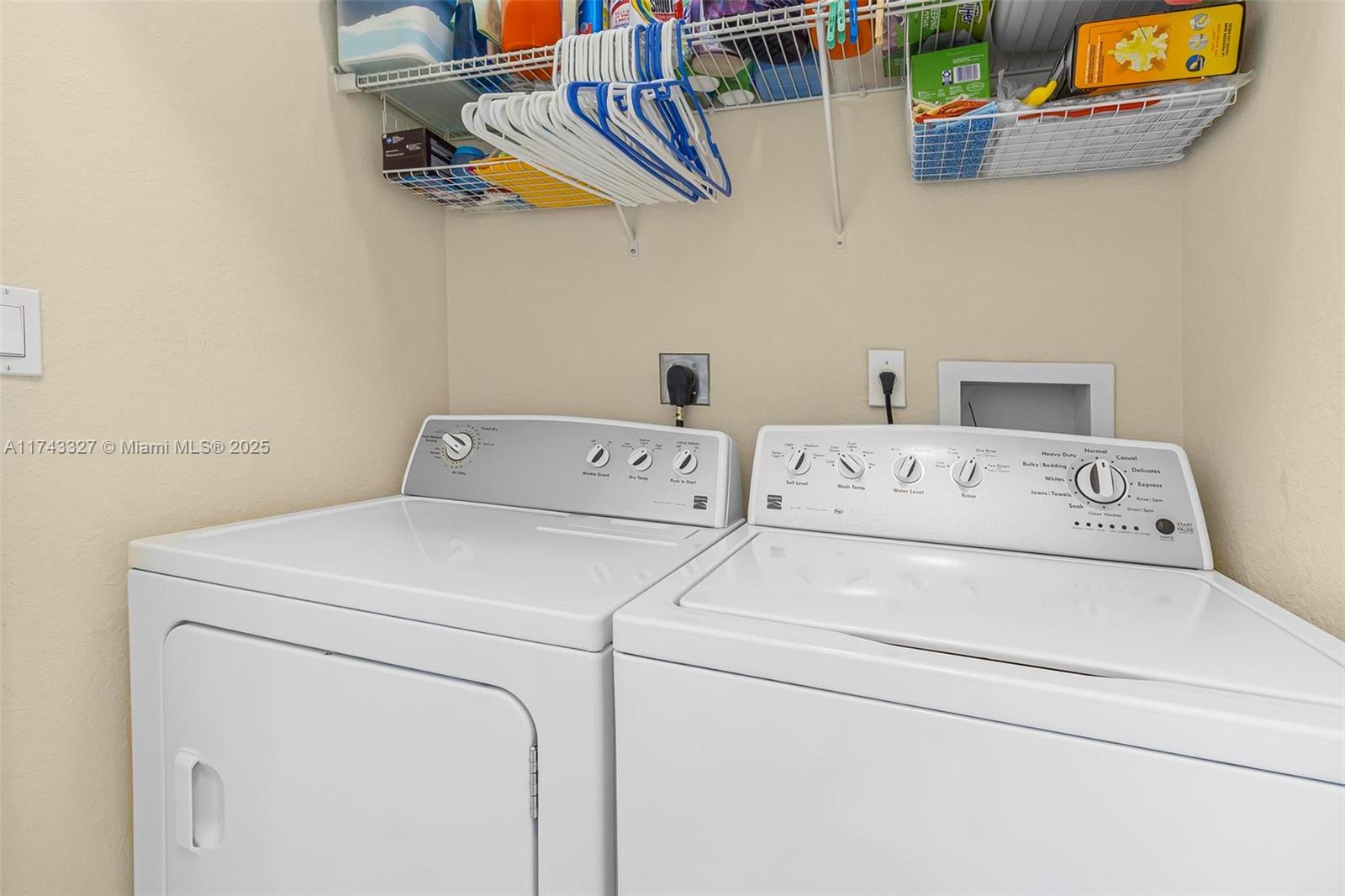 3780 Ne 3rd Ct # Property Photo 17