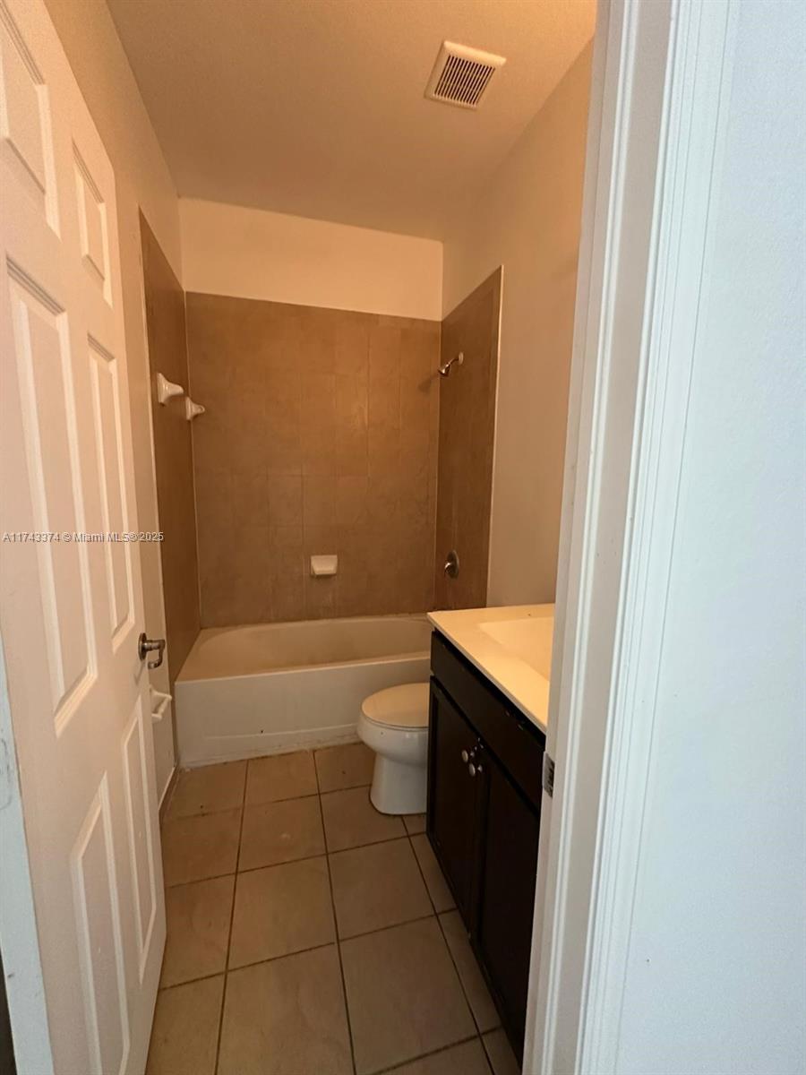 2819 Se 1st Dr Property Photo 12
