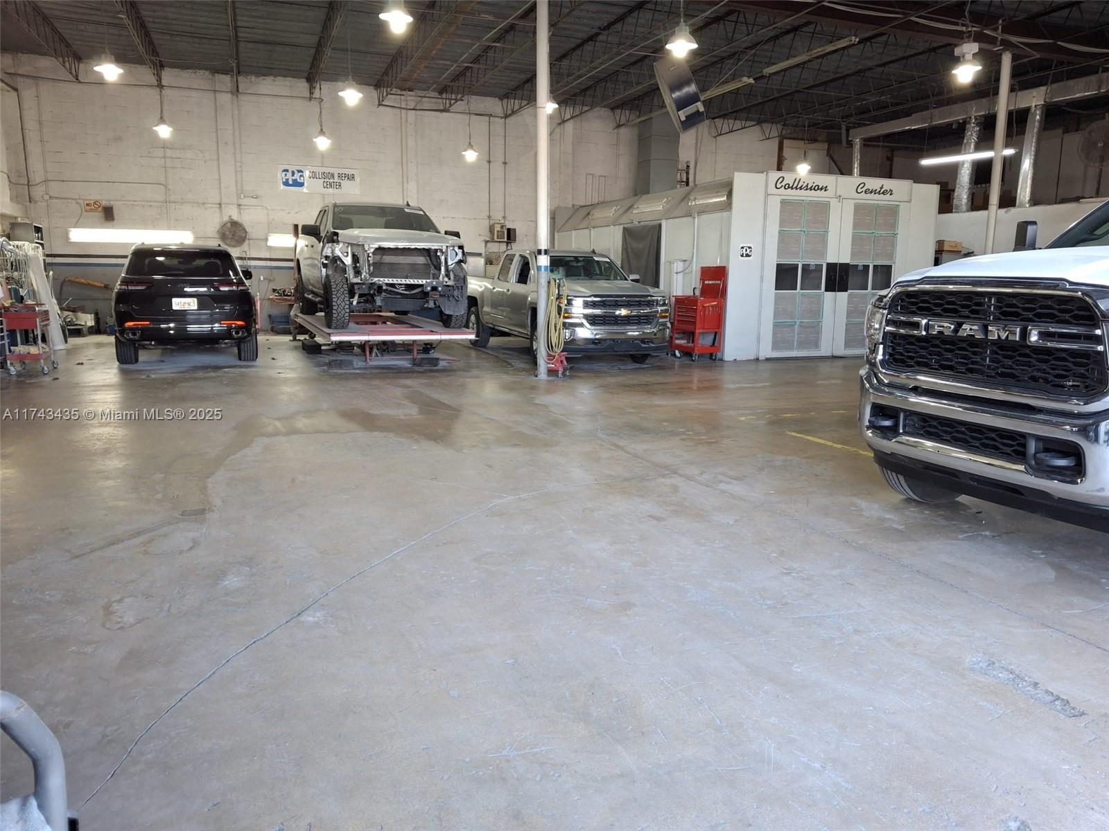 A11743435 Property Photo 14
