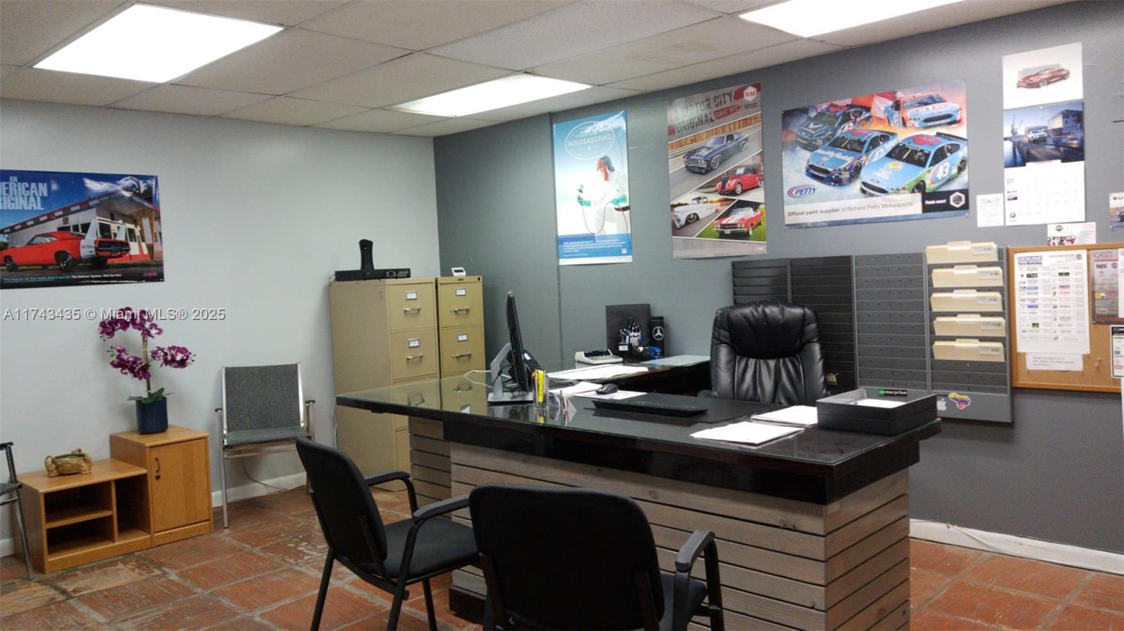 A11743435 Property Photo 17