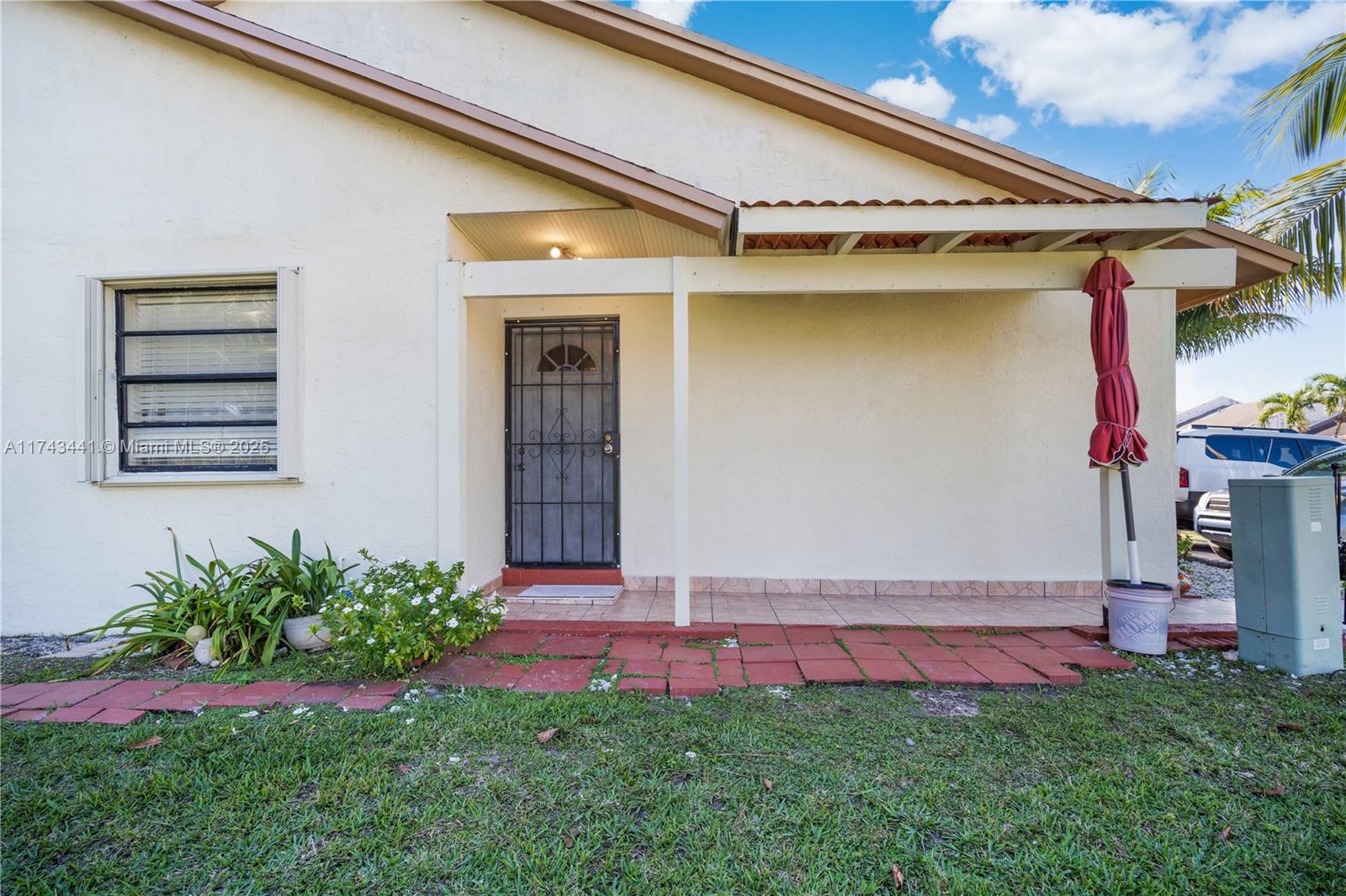 1464 Yellowthroat St . Property Photo 4