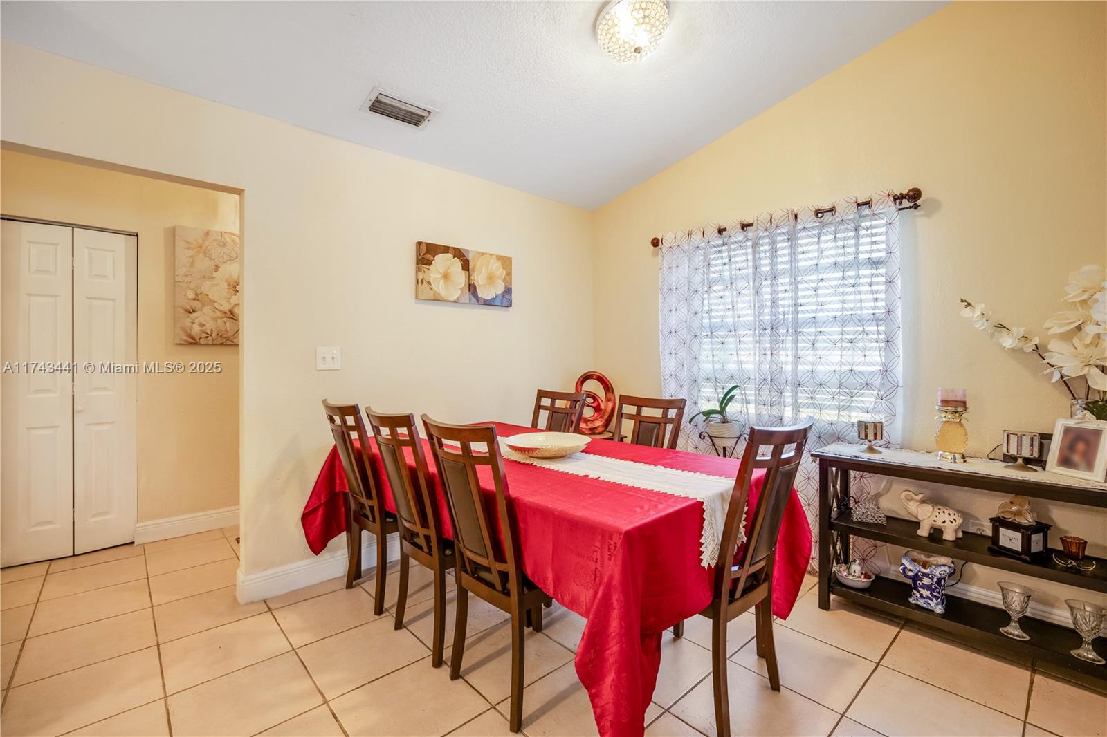1464 Yellowthroat St . Property Photo 17