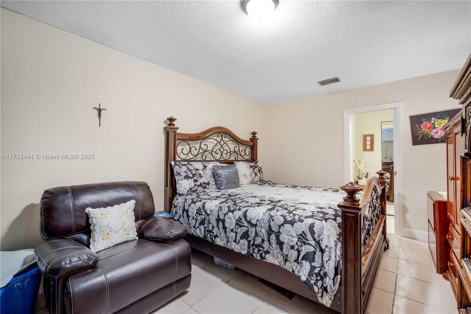 1464 Yellowthroat St . Property Photo 22