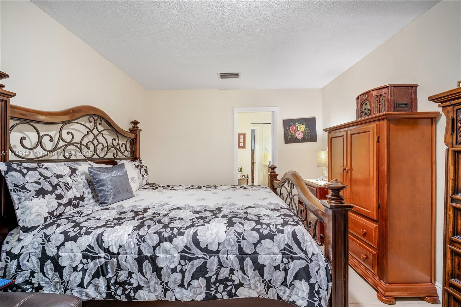 1464 Yellowthroat St . Property Photo 23