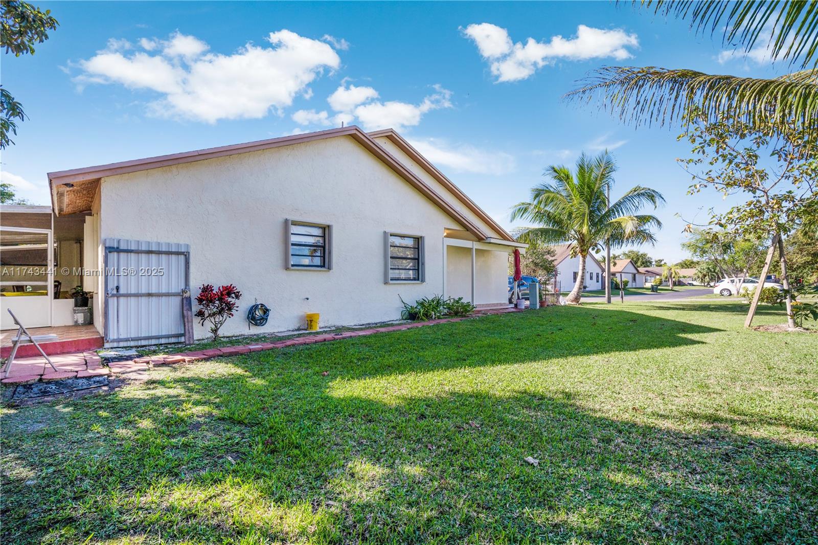 1464 Yellowthroat St . Property Photo 32