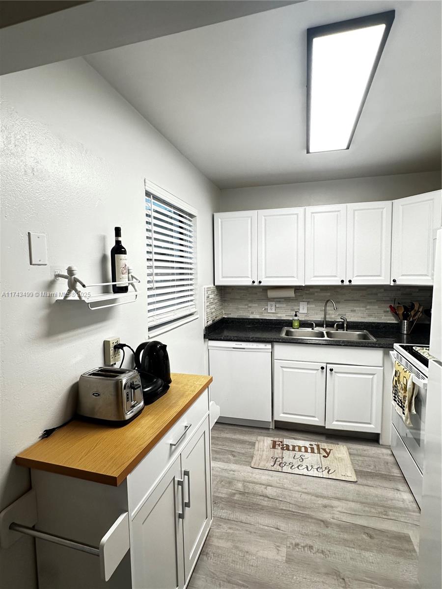 220 Cambridge I Property Photo 3
