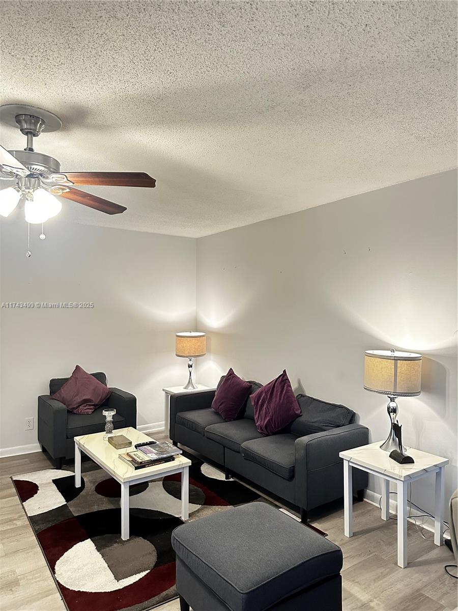 220 Cambridge I Property Photo 7