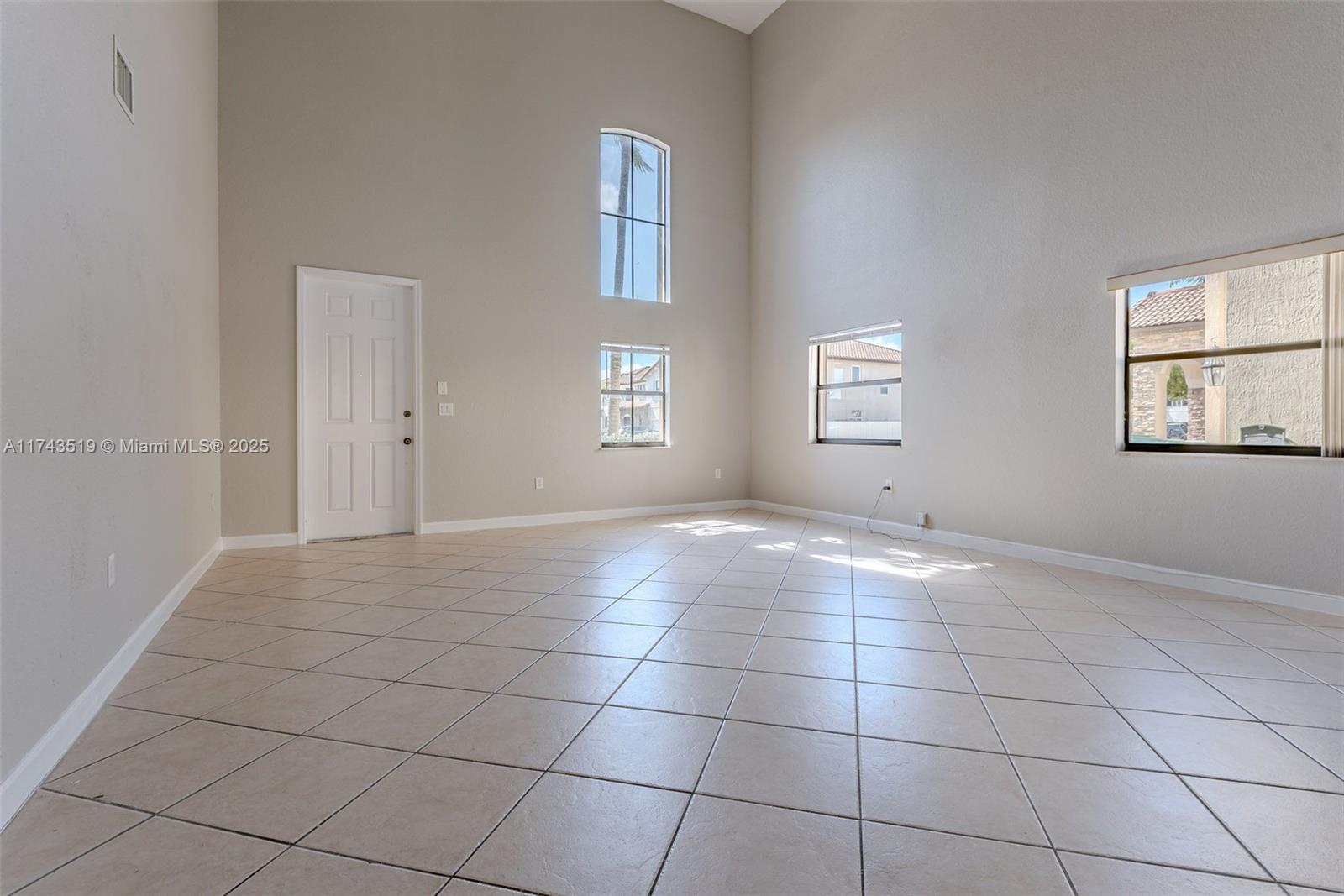 11539 Sw 236th St Property Photo 2