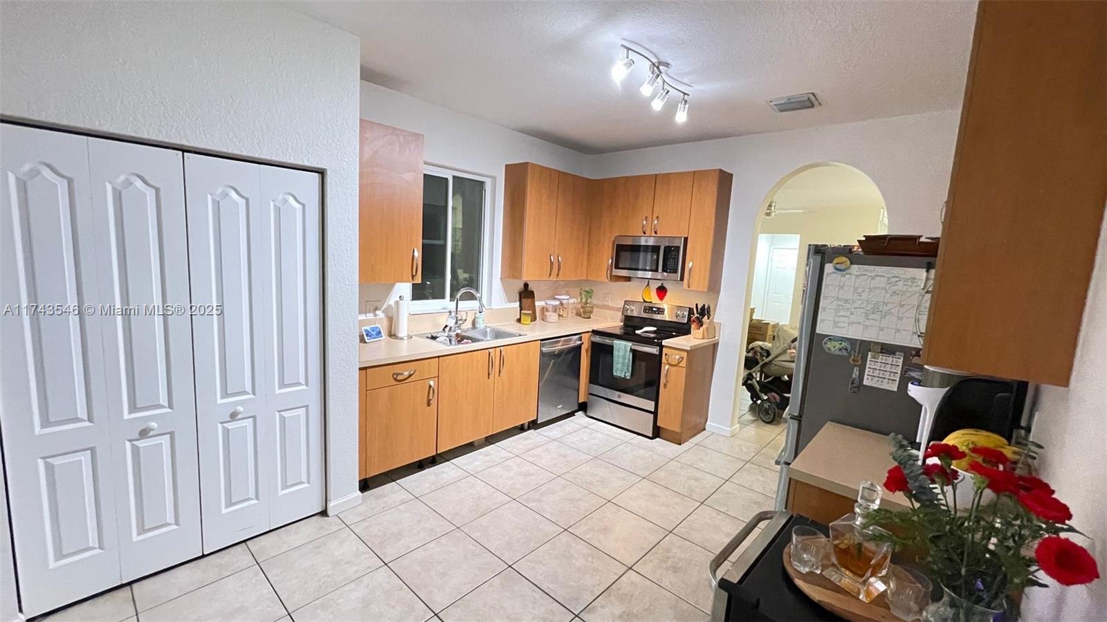 3772 Ne 9th Ct Property Photo 17