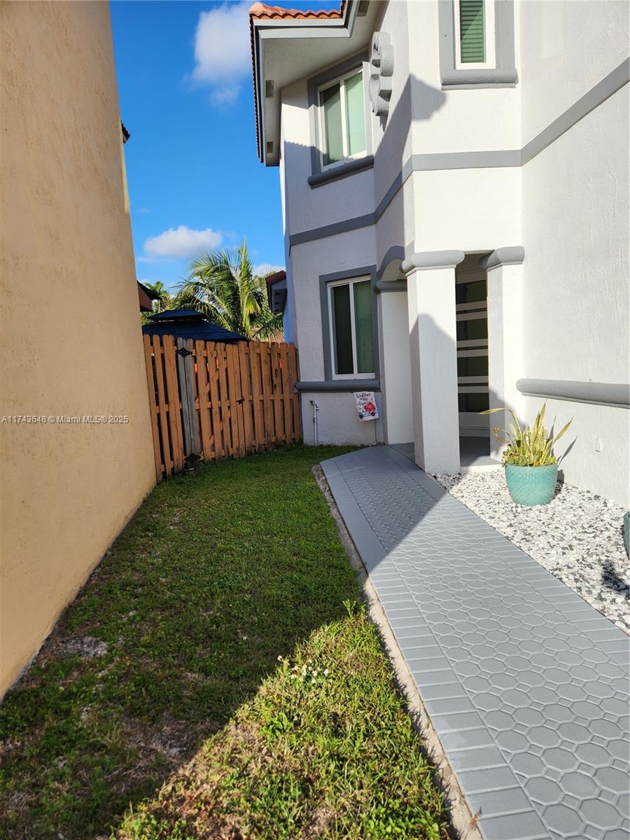 15585 Sw 112th Way Property Photo 2