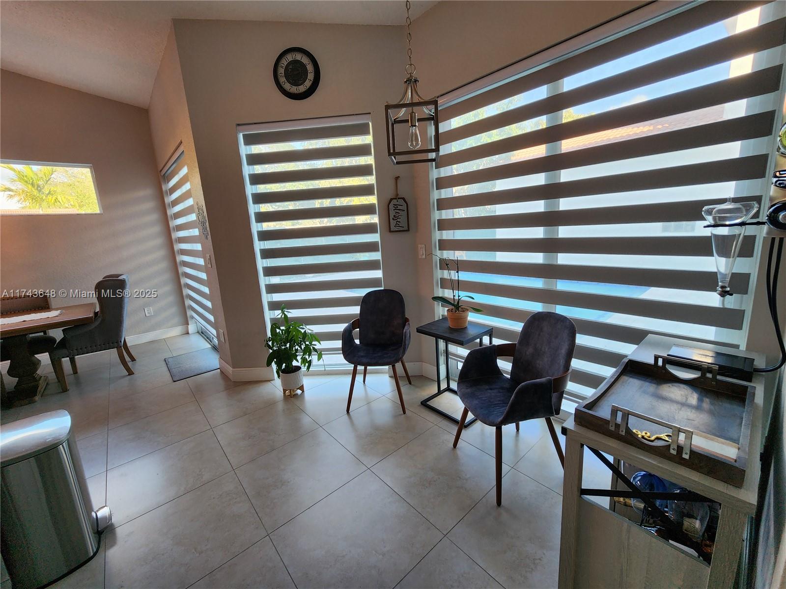 15585 Sw 112th Way Property Photo 6