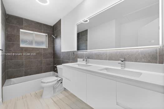 1431-1433 N 14th Way Property Photo 3