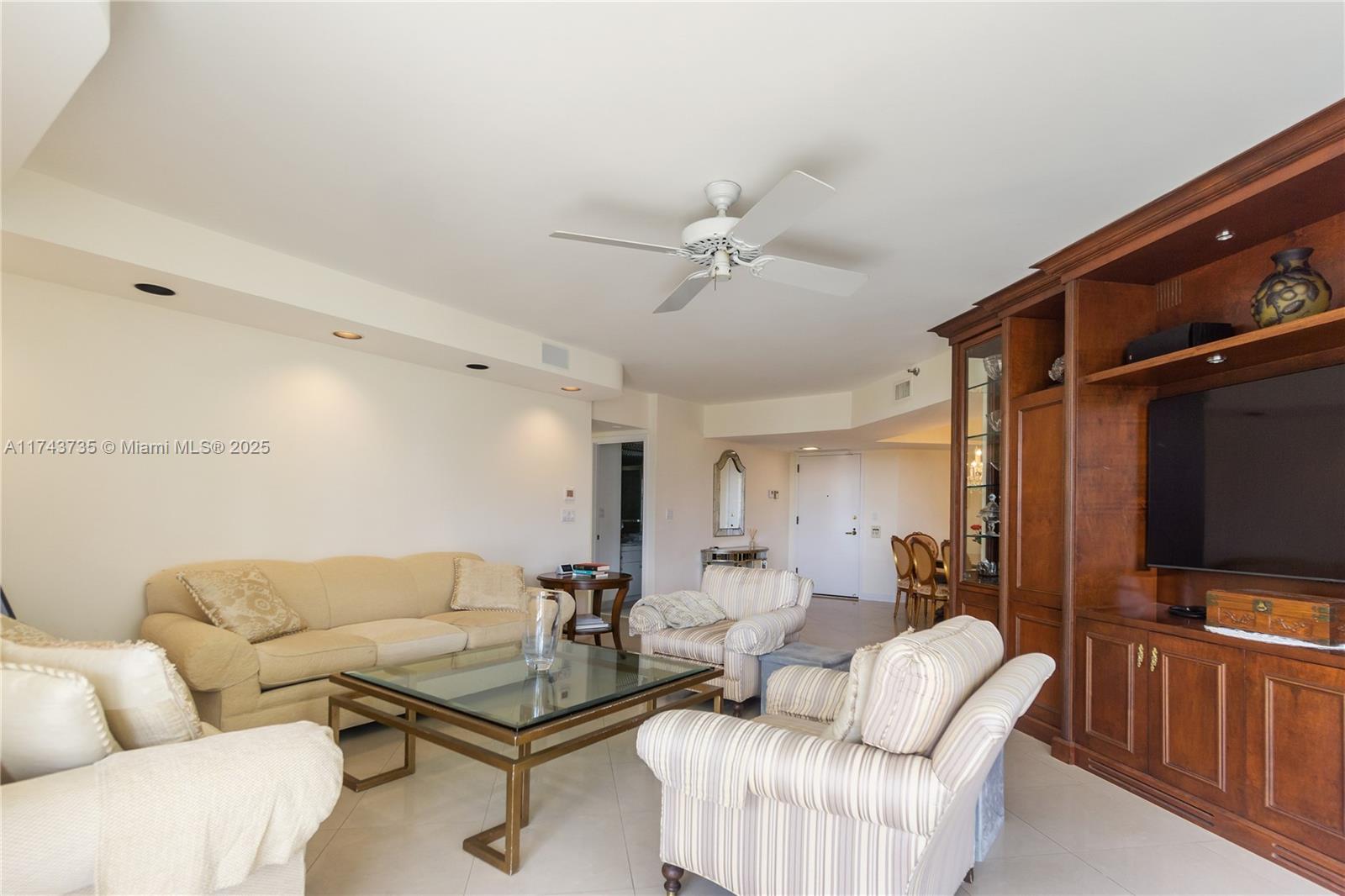 19667 Turnberry Way 5b Property Photo 10