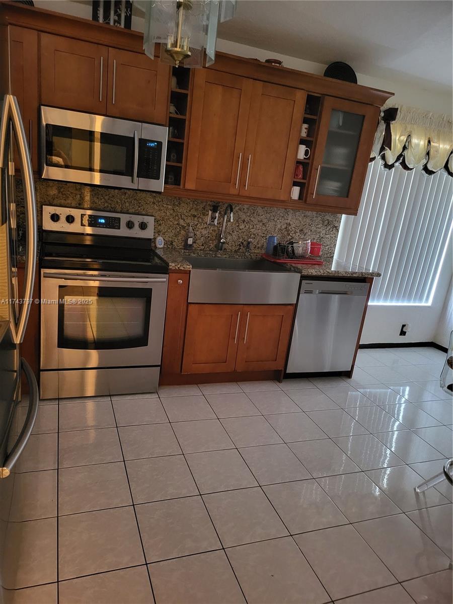6771 Nw 199th Ter Property Photo 33