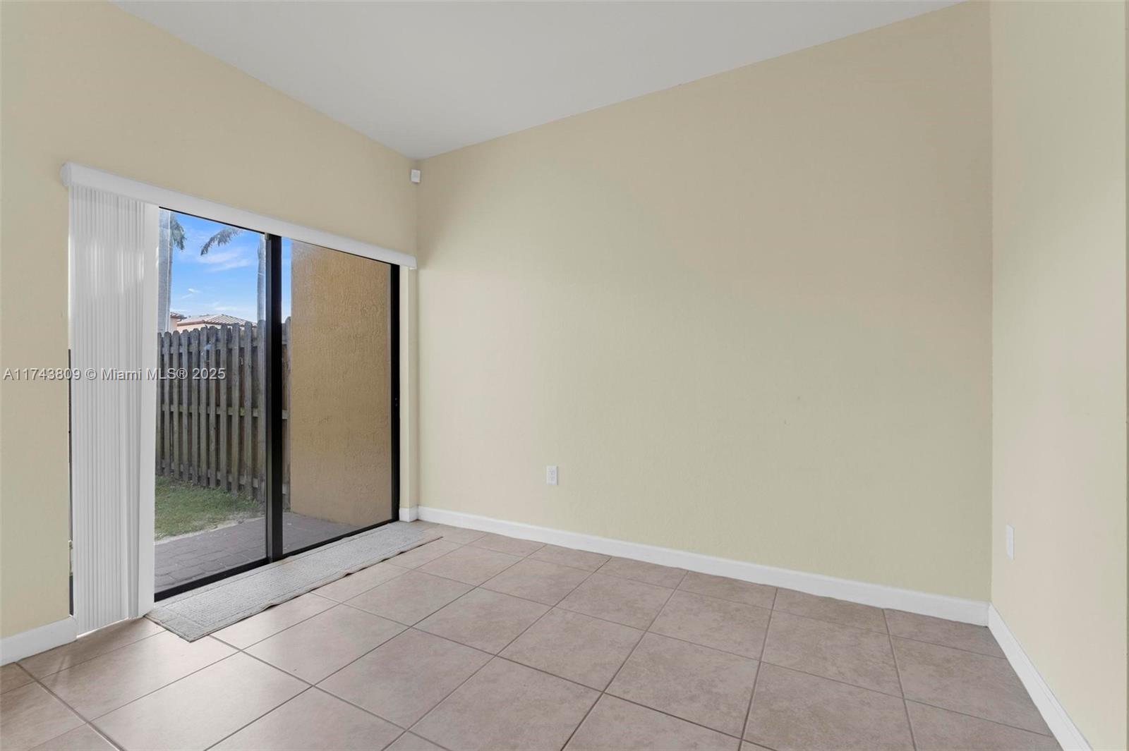407 Se 32nd Ter Property Photo 13