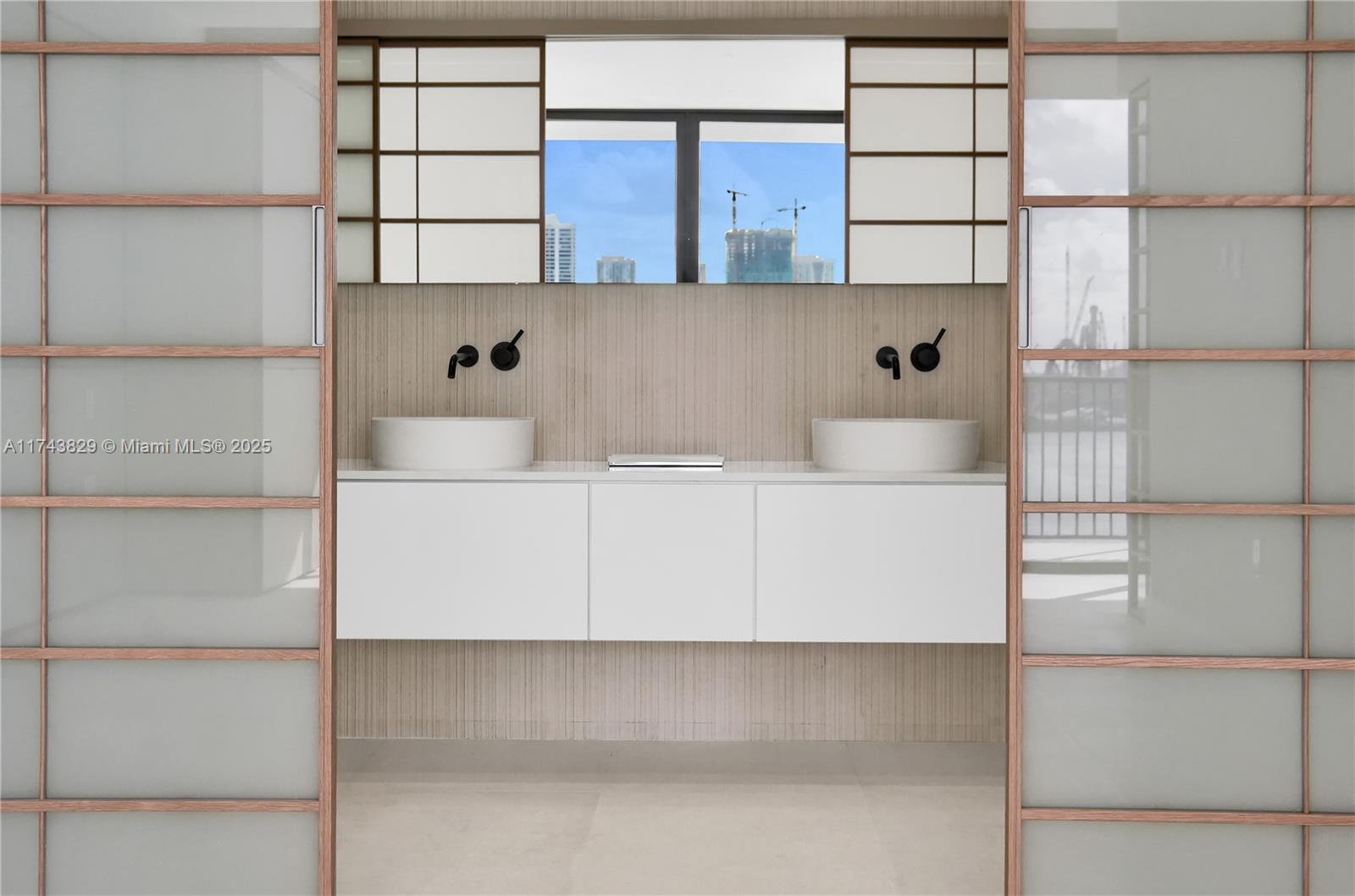 1000 Venetian Way 608 Property Photo 19