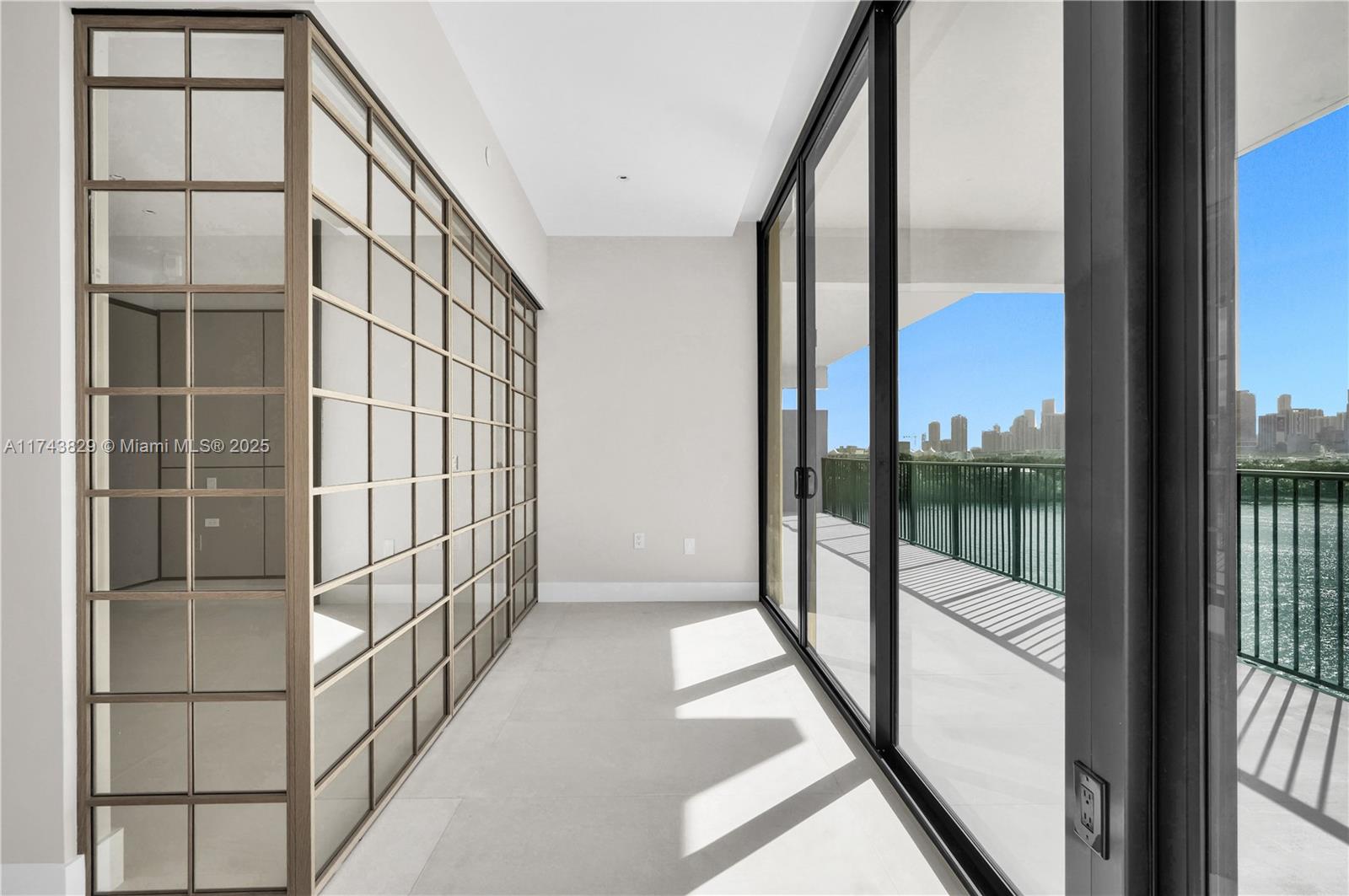 1000 Venetian Way 608 Property Photo 26