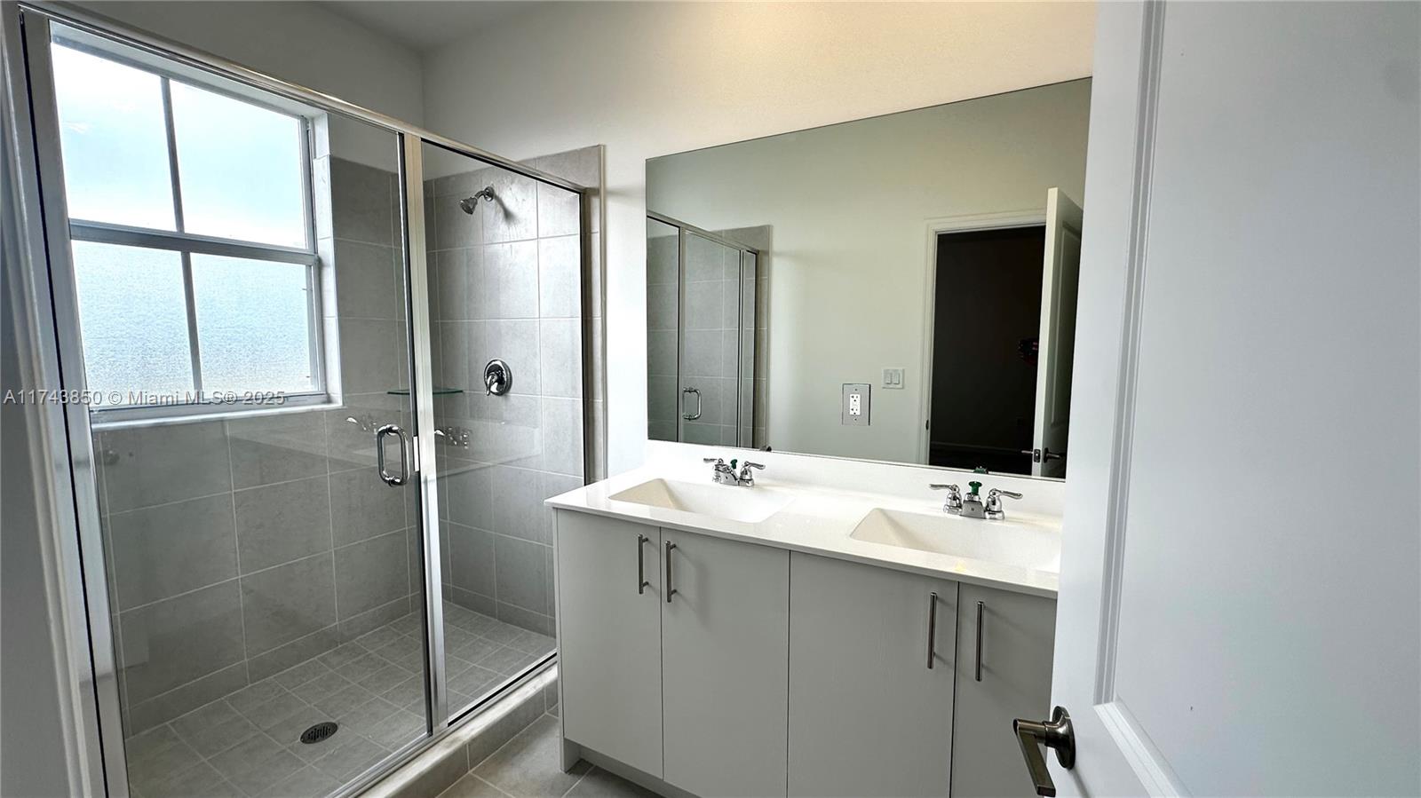 2414 Se 24 Ave Property Photo 9
