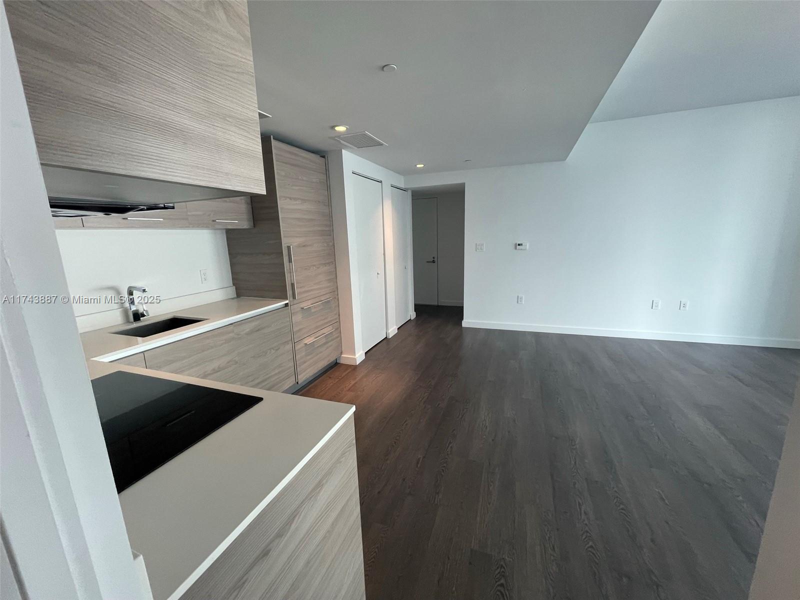 1300 S Miami Ave 1107 Property Photo 8