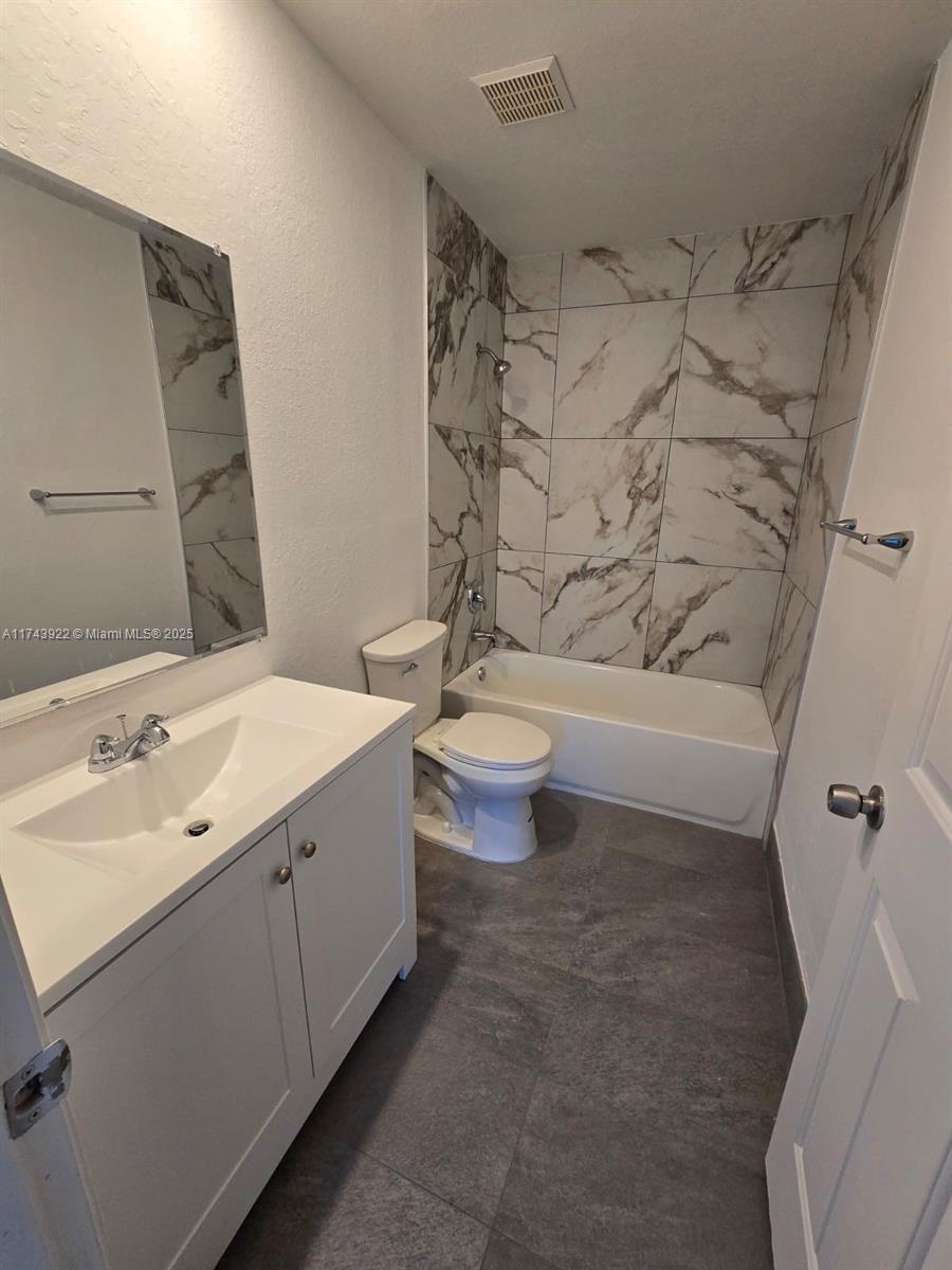 2735 Se 15 Pl 159 Property Photo 12