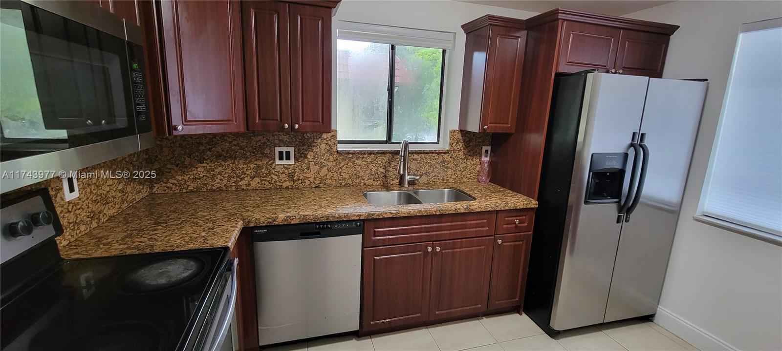 303 Lakeview Dr 202 Property Photo 5