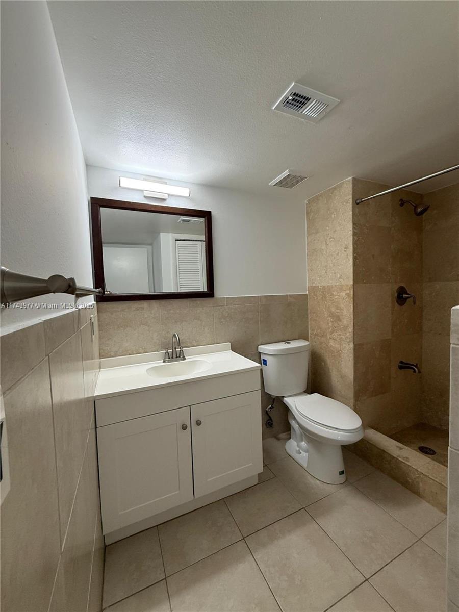 303 Lakeview Dr 202 Property Photo 12