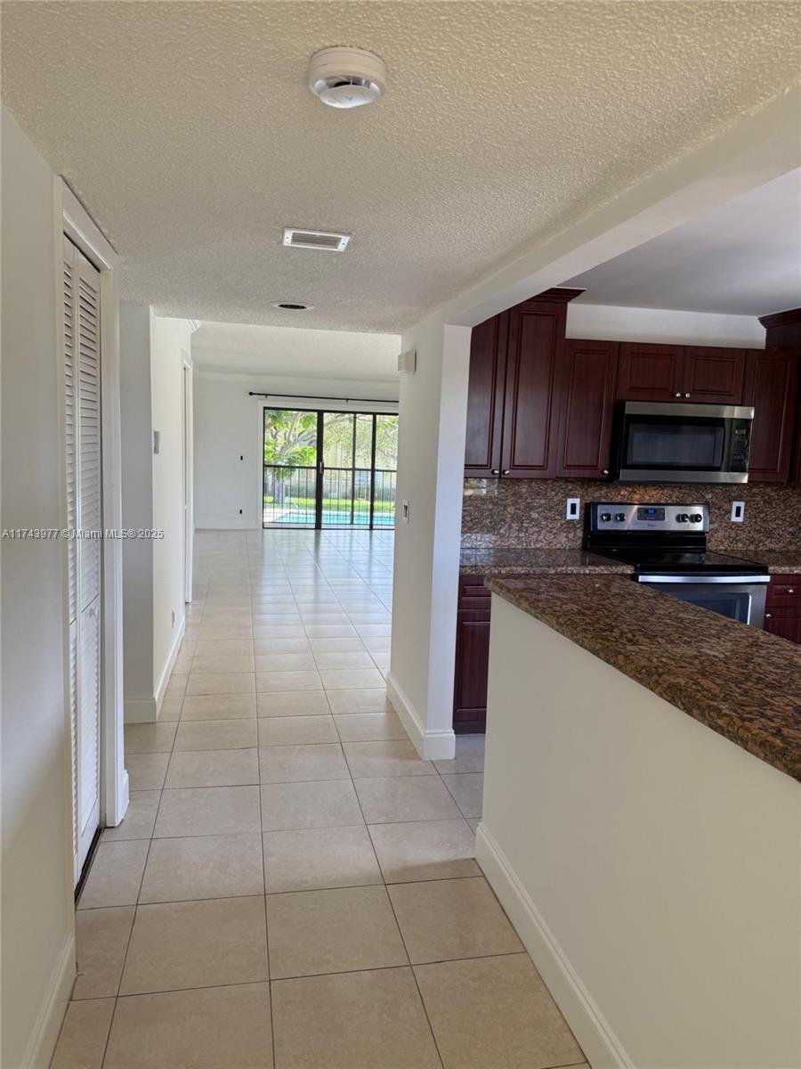 303 Lakeview Dr 202 Property Photo 13