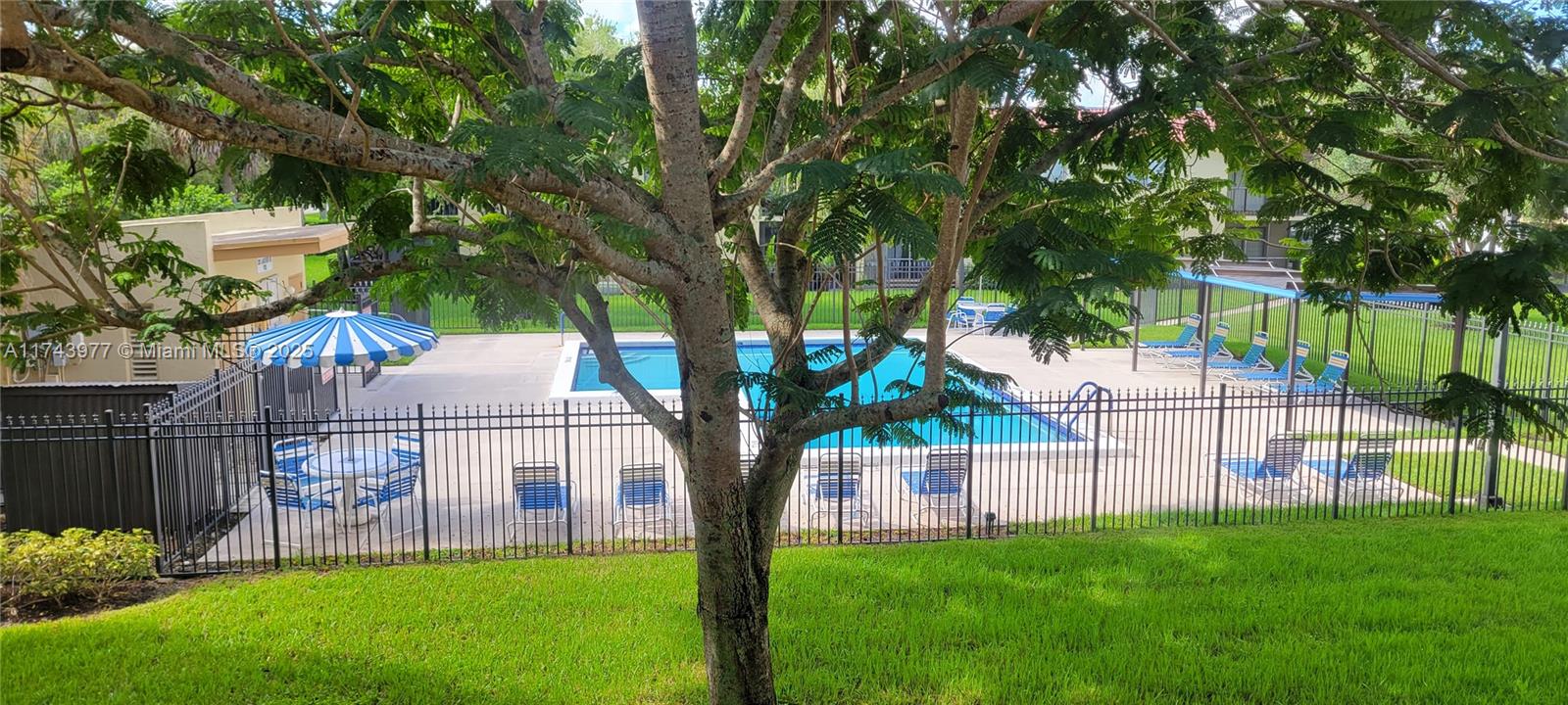 303 Lakeview Dr 202 Property Photo 16