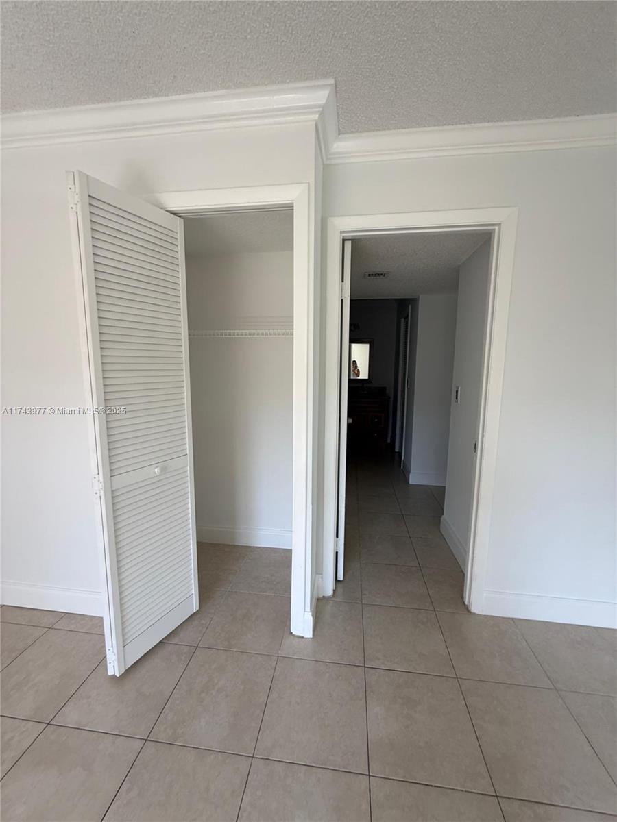 303 Lakeview Dr 202 Property Photo 19