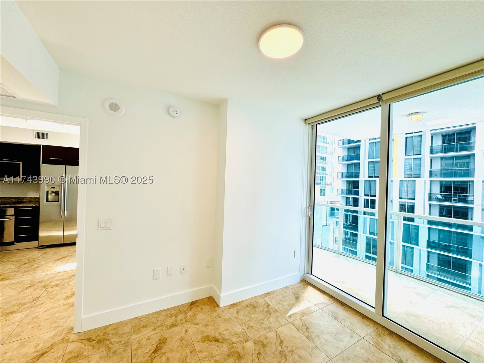 41 Se 5th St 808 Property Photo 4