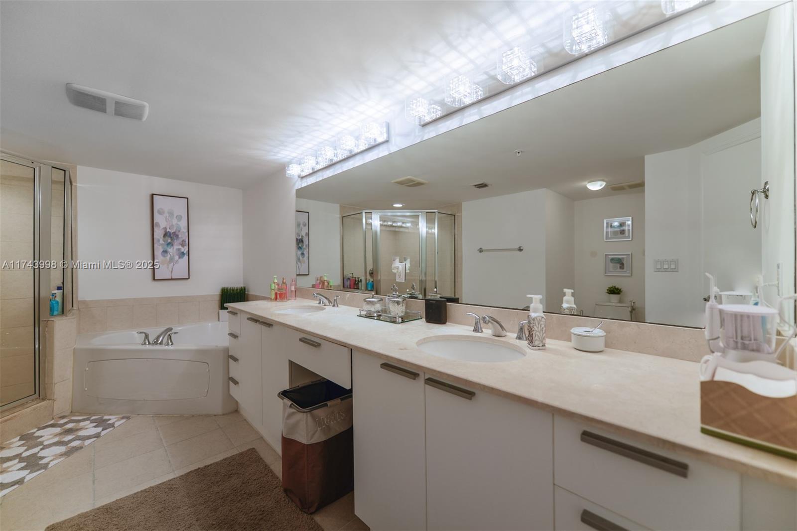 16699 Collins Ave. 1804 Property Photo 10