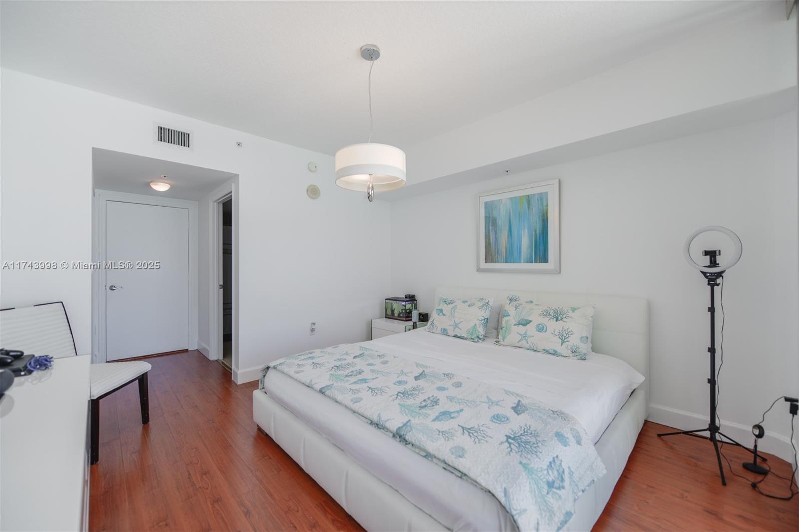 16699 Collins Ave. 1804 Property Photo 14