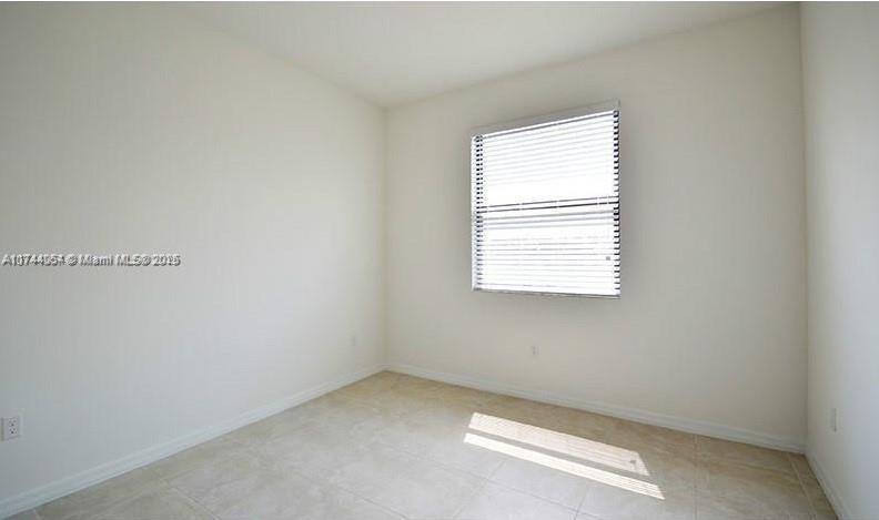 830 Ne 191 St Property Photo 17