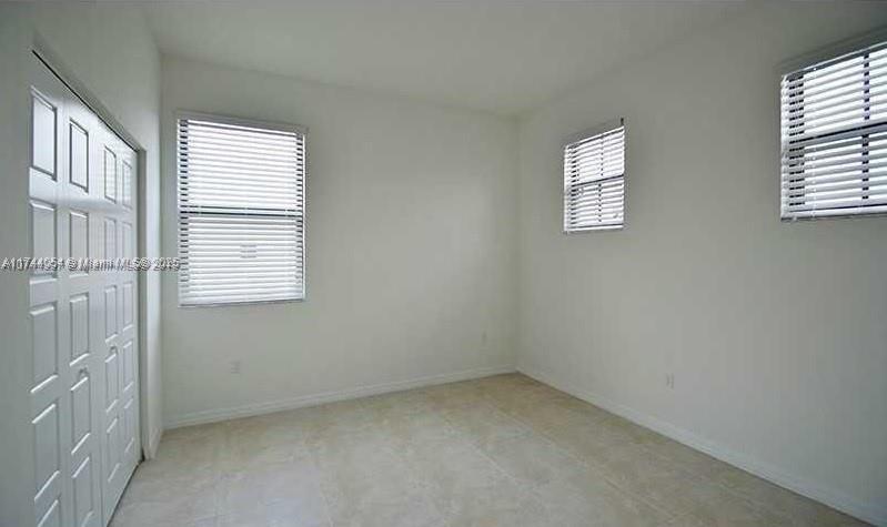 830 Ne 191 St Property Photo 29