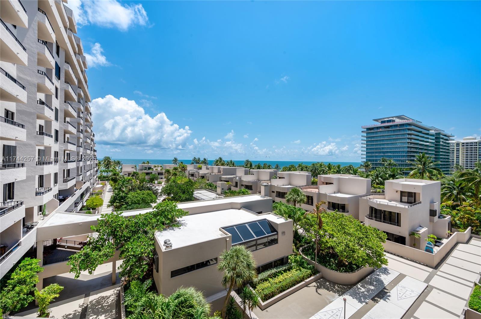 201 Crandon Blvd 505 Property Photo 4