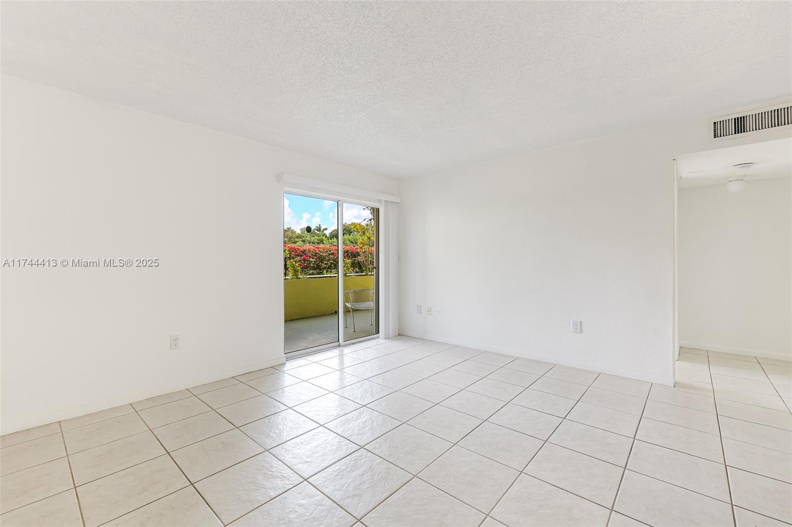 10765 Sw 108th Ave 103 Property Photo 5